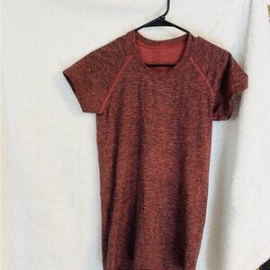 lululemon athletica Short Sleeve Tee in Maroon